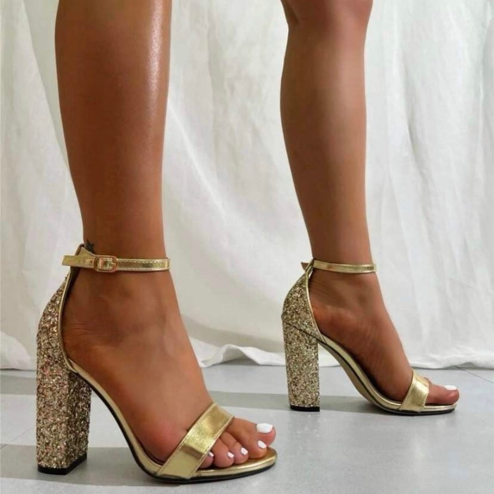GLITTER DECOR CHUNKY HEELED ANKLE STRAP SANDALS